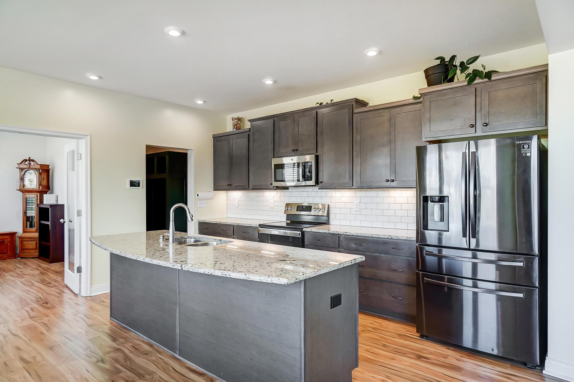 3781 Aviary Loop, Hilliard, Ohio image 16
