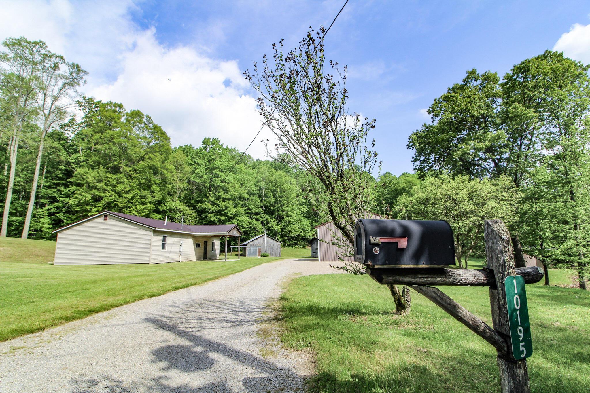 10195 Goosecreek Road, Roseville, Ohio image 1