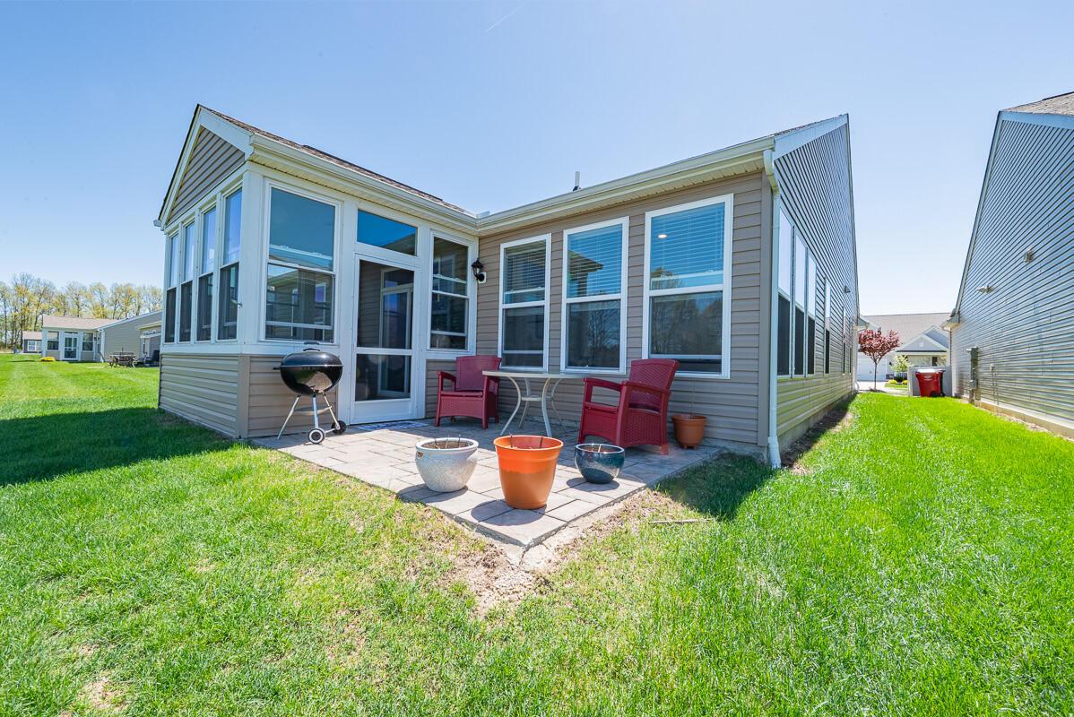 217 Woodland Sky Drive, Pataskala, Ohio image 9