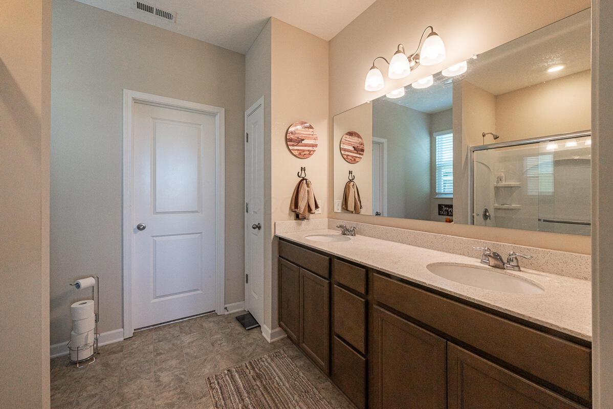 217 Woodland Sky Drive, Pataskala, Ohio image 36