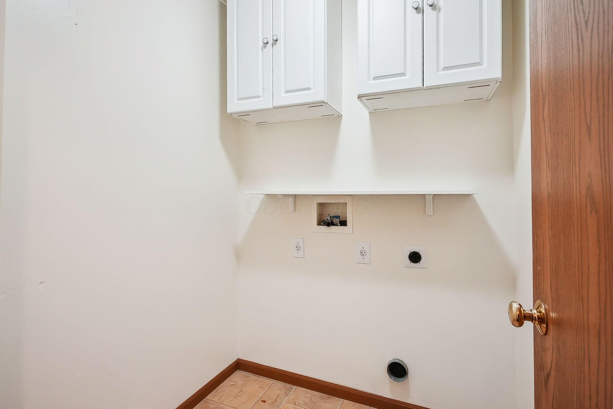 2147 Juneau Way, Grove City, Ohio image 9