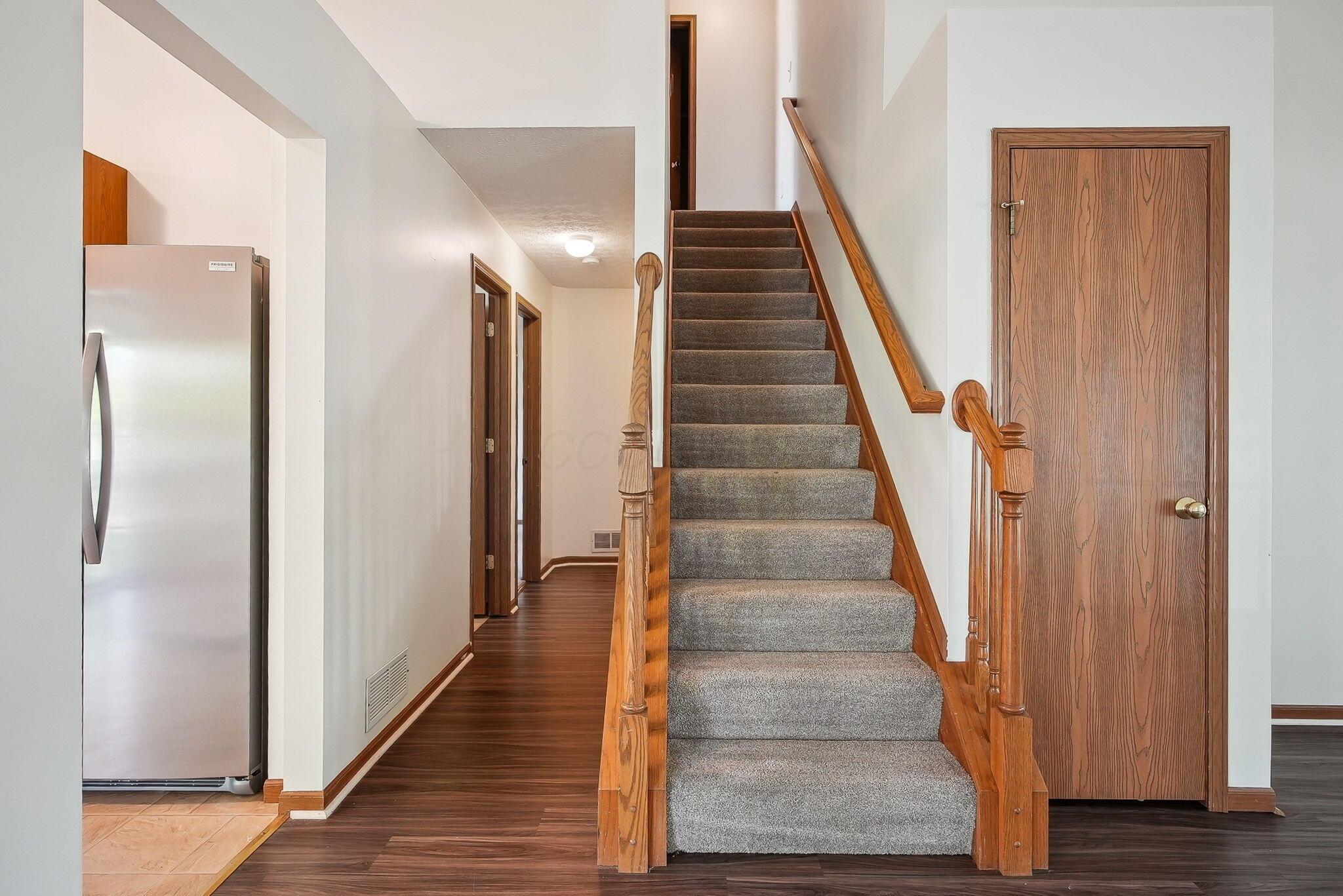 2147 Juneau Way, Grove City, Ohio image 8