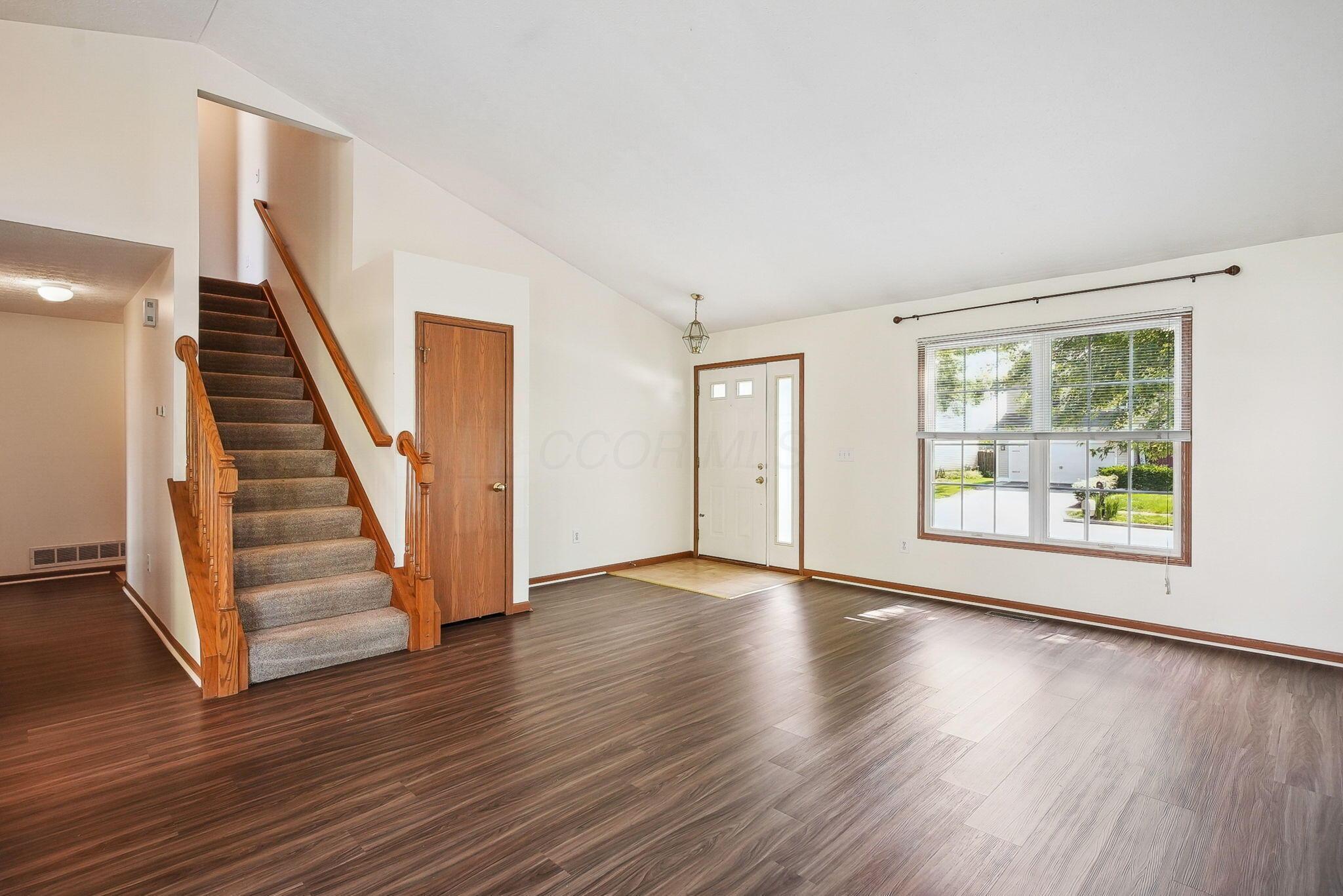 2147 Juneau Way, Grove City, Ohio image 5
