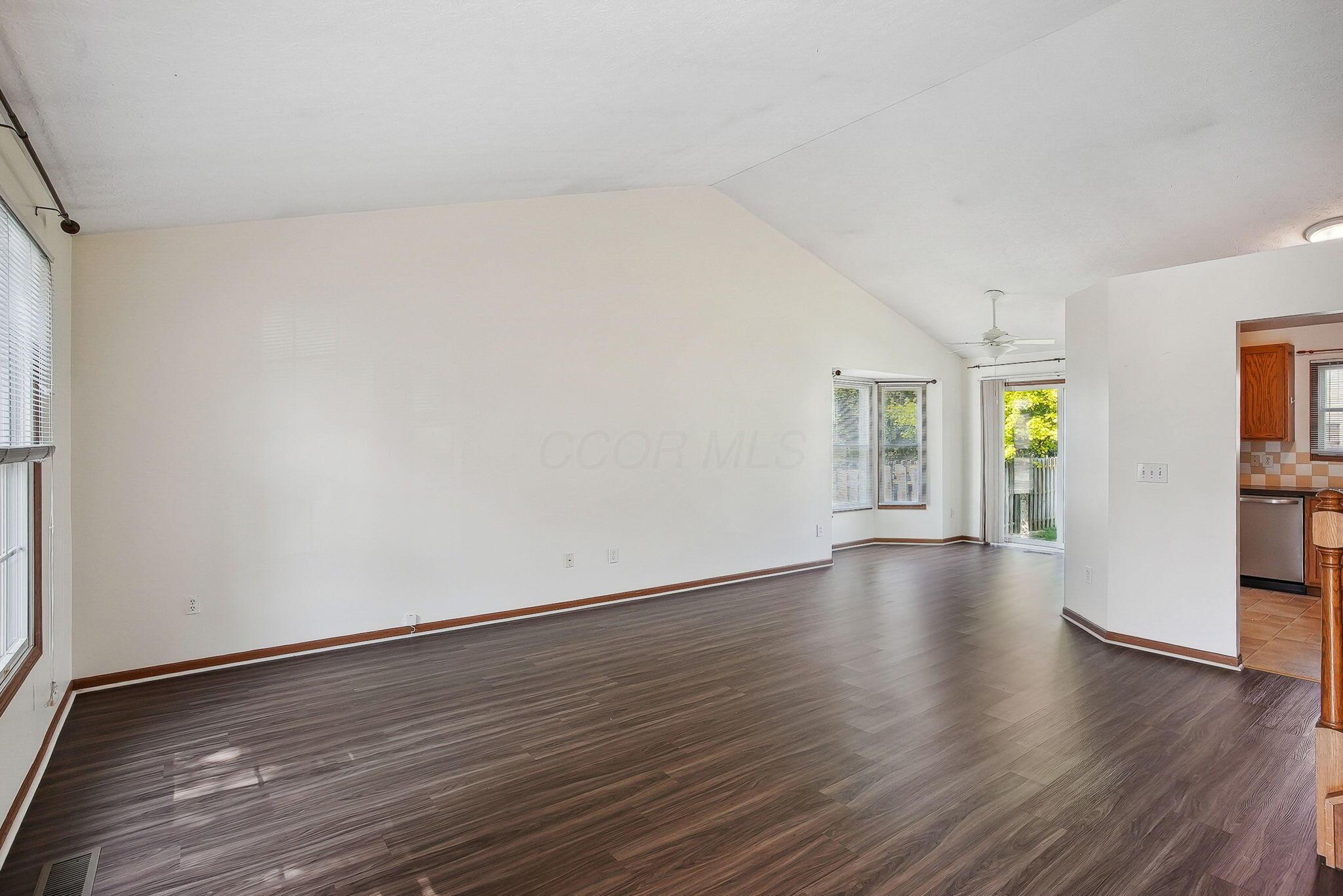 2147 Juneau Way, Grove City, Ohio image 2