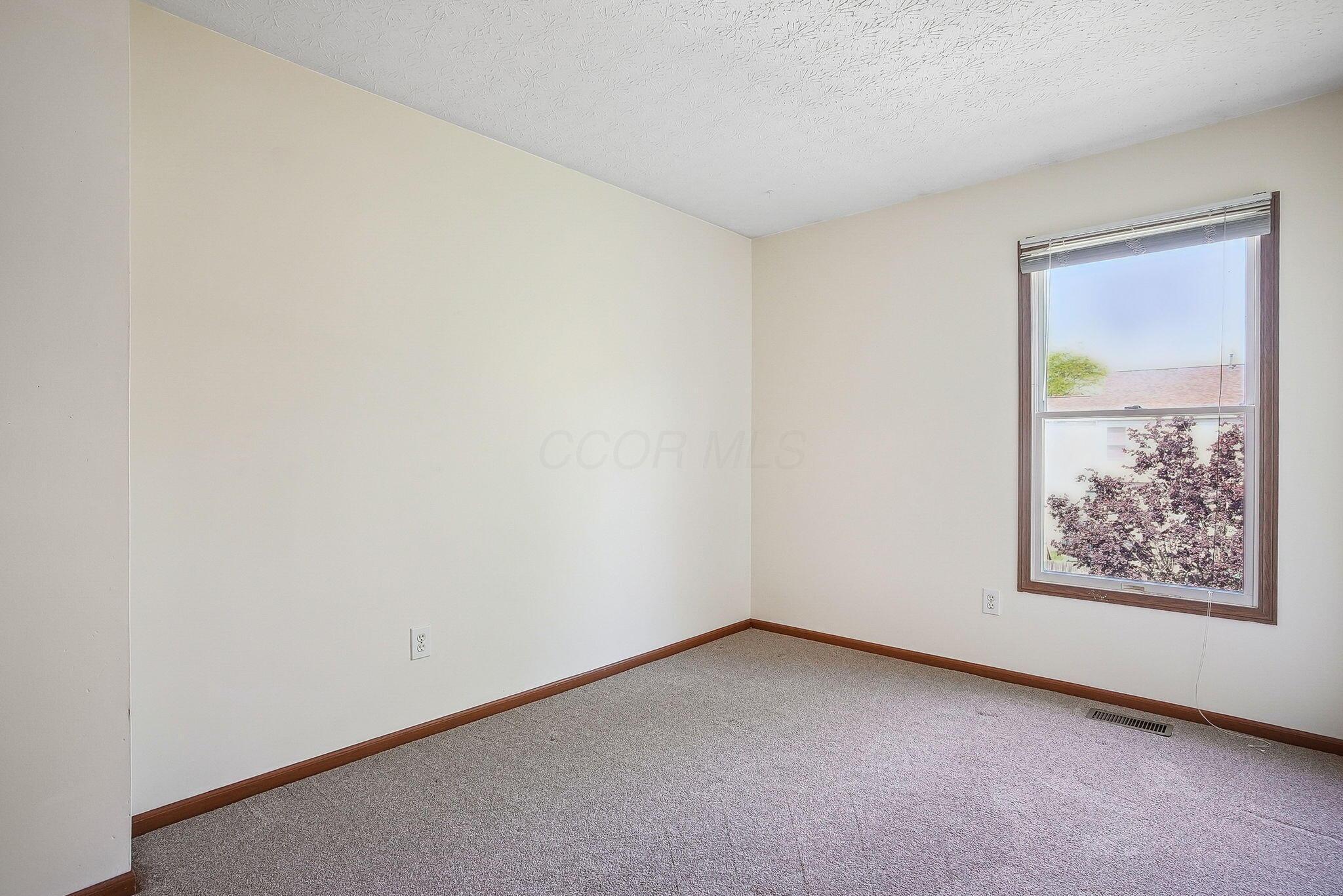 2147 Juneau Way, Grove City, Ohio image 15