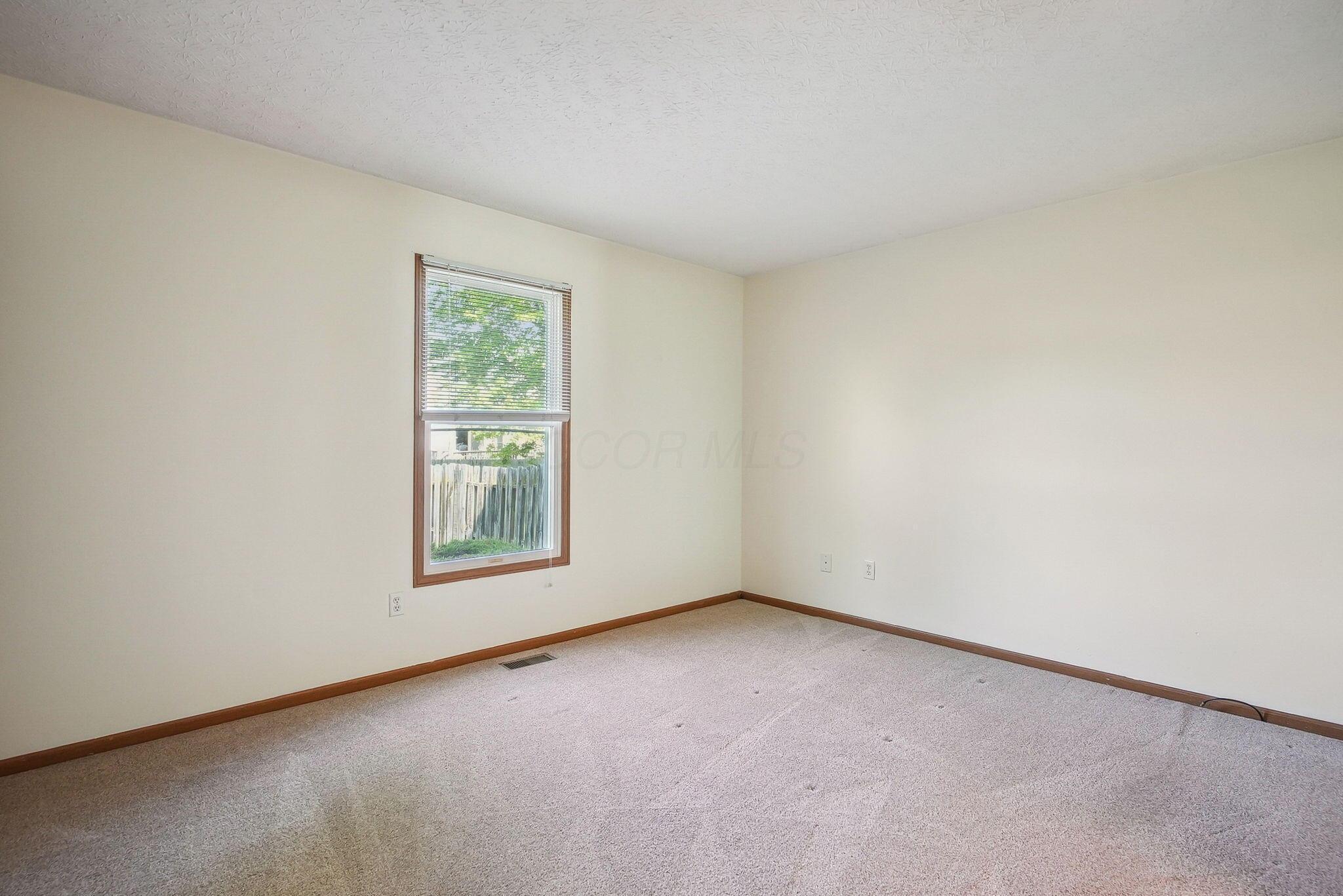 2147 Juneau Way, Grove City, Ohio image 10