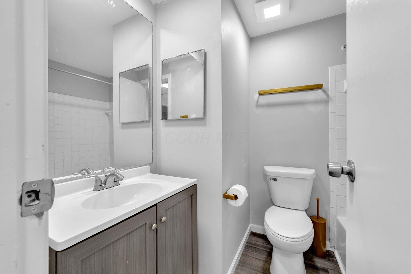 Columbus, Ohio 43220, United States, 3 Bedrooms Bedrooms, ,3 BathroomsBathrooms,Residential,Active,165596