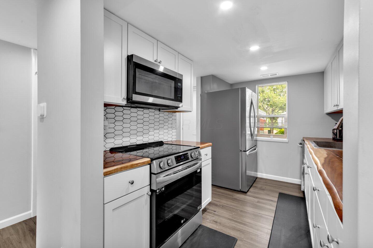 Columbus, Ohio 43220, United States, 3 Bedrooms Bedrooms, ,3 BathroomsBathrooms,Residential,Active,165596