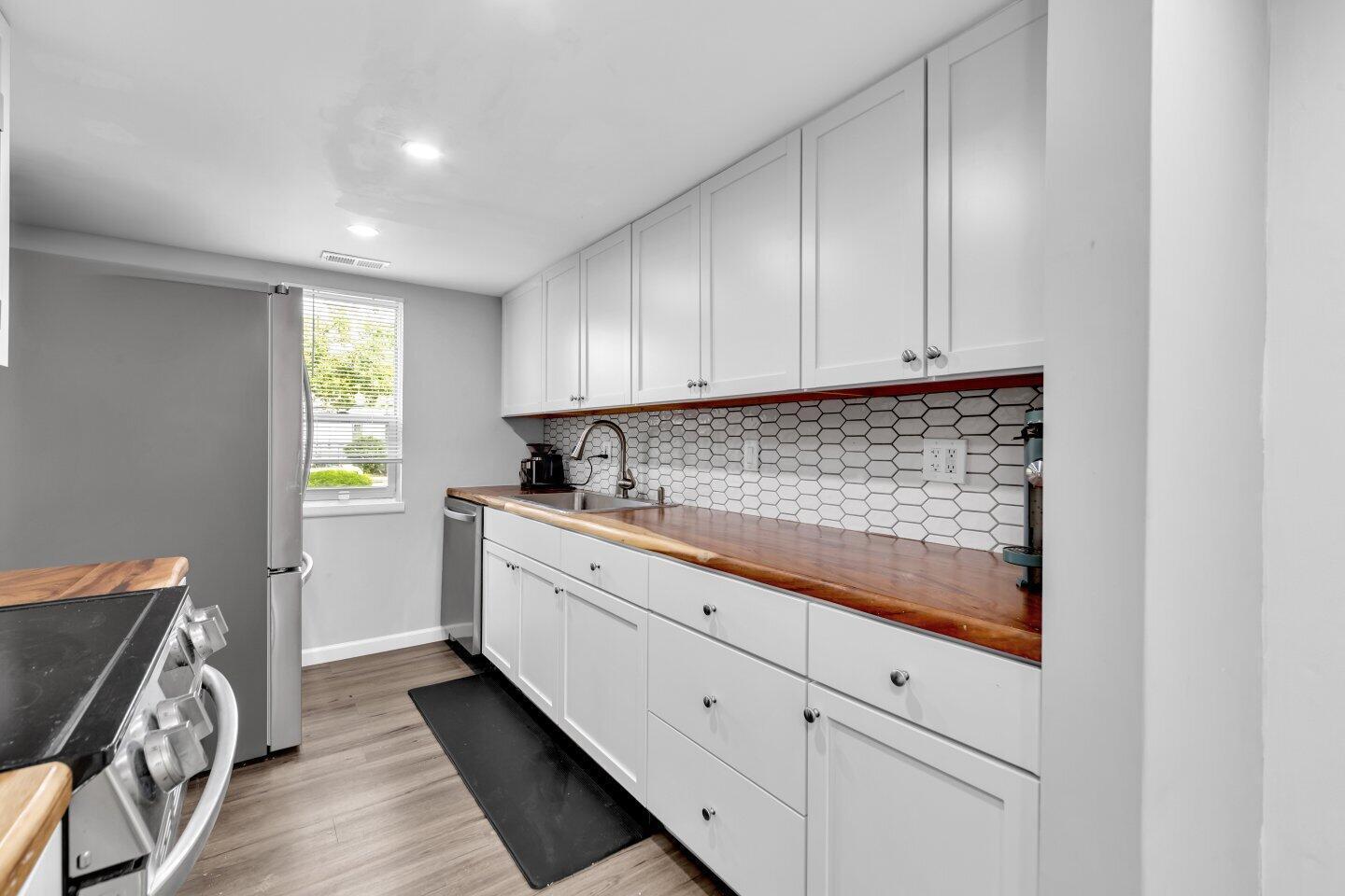 Columbus, Ohio 43220, United States, 3 Bedrooms Bedrooms, ,3 BathroomsBathrooms,Residential,Active,165596