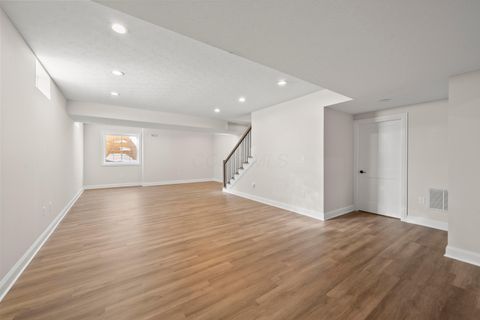 Tiny photo for 130 Barrington Place, Powell, OH 43065 (MLS # 226003213)