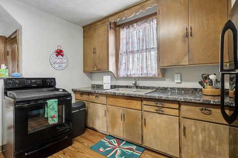 Tiny photo for 191 Neal Avenue, Newark, OH 43055 (MLS # 225045797)