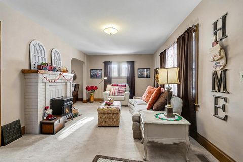 Tiny photo for 191 Neal Avenue, Newark, OH 43055 (MLS # 225045797)