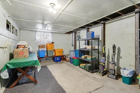 Tiny photo for 191 Neal Avenue, Newark, OH 43055 (MLS # 225045797)