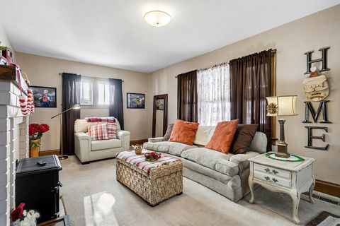 Tiny photo for 191 Neal Avenue, Newark, OH 43055 (MLS # 225045797)