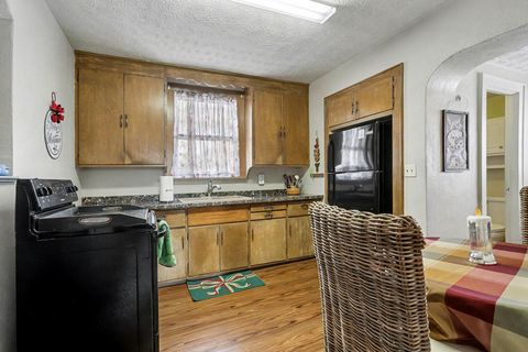 Tiny photo for 191 Neal Avenue, Newark, OH 43055 (MLS # 225045797)