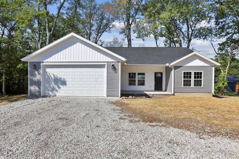Photo of 13337 Queen Road NE, Thornville, OH 43076 (MLS # 225044403)