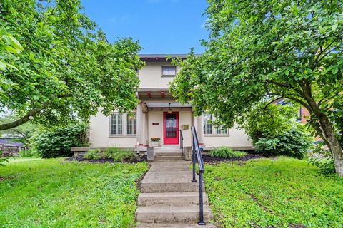 Photo of 1403 Bryden Road, Columbus, OH 43205 (MLS # 226018551)