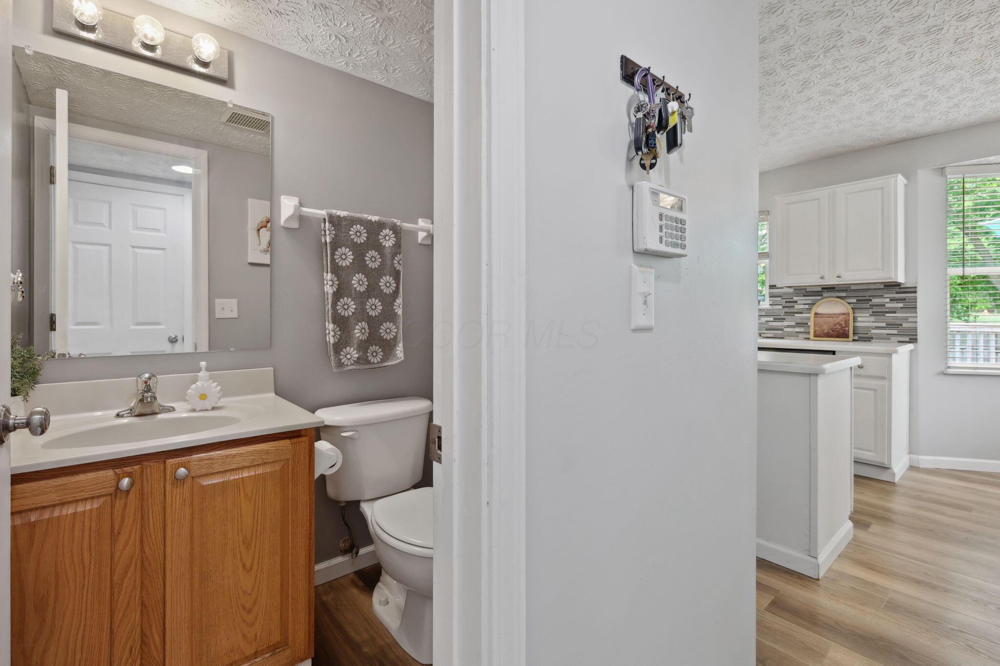 2093 Winding Hollow Drive, Grove City, Ohio image 25