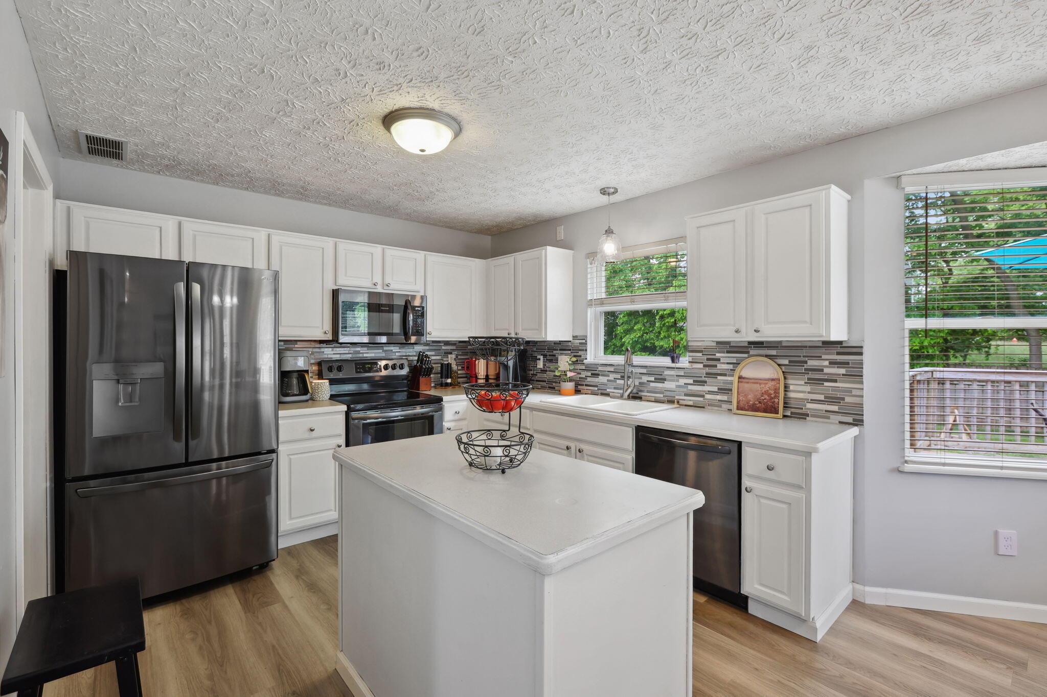 2093 Winding Hollow Drive, Grove City, Ohio image 15
