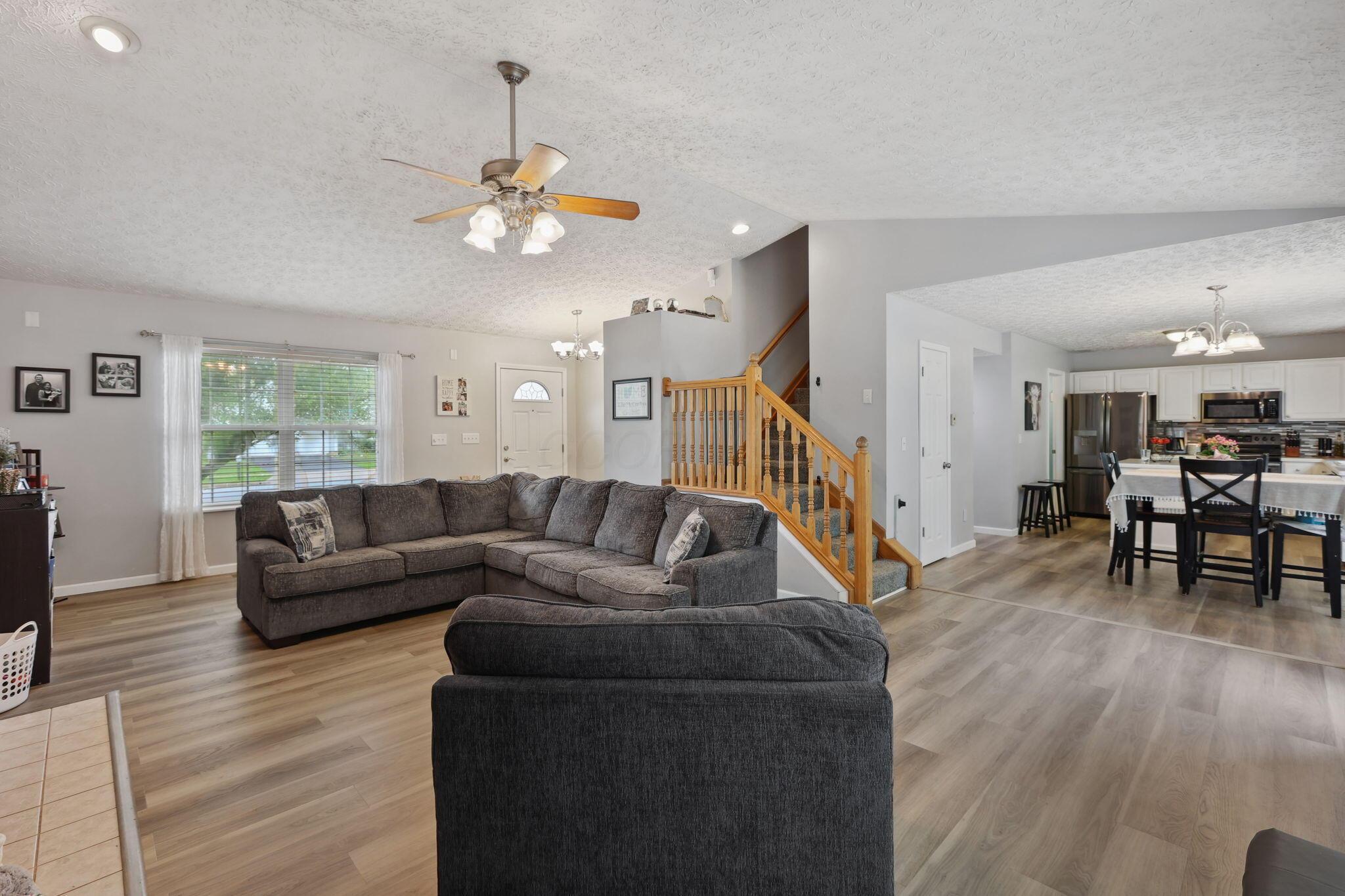 2093 Winding Hollow Drive, Grove City, Ohio image 8