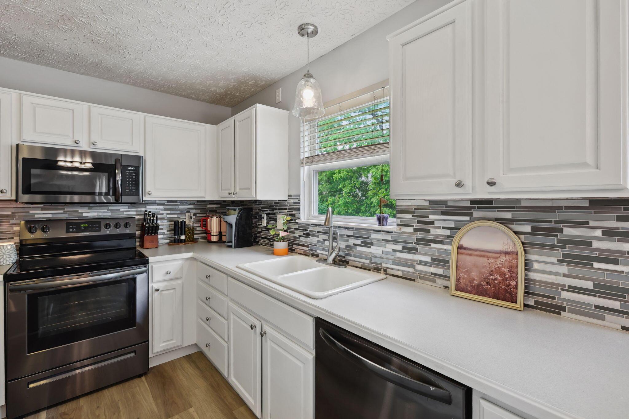 2093 Winding Hollow Drive, Grove City, Ohio image 17