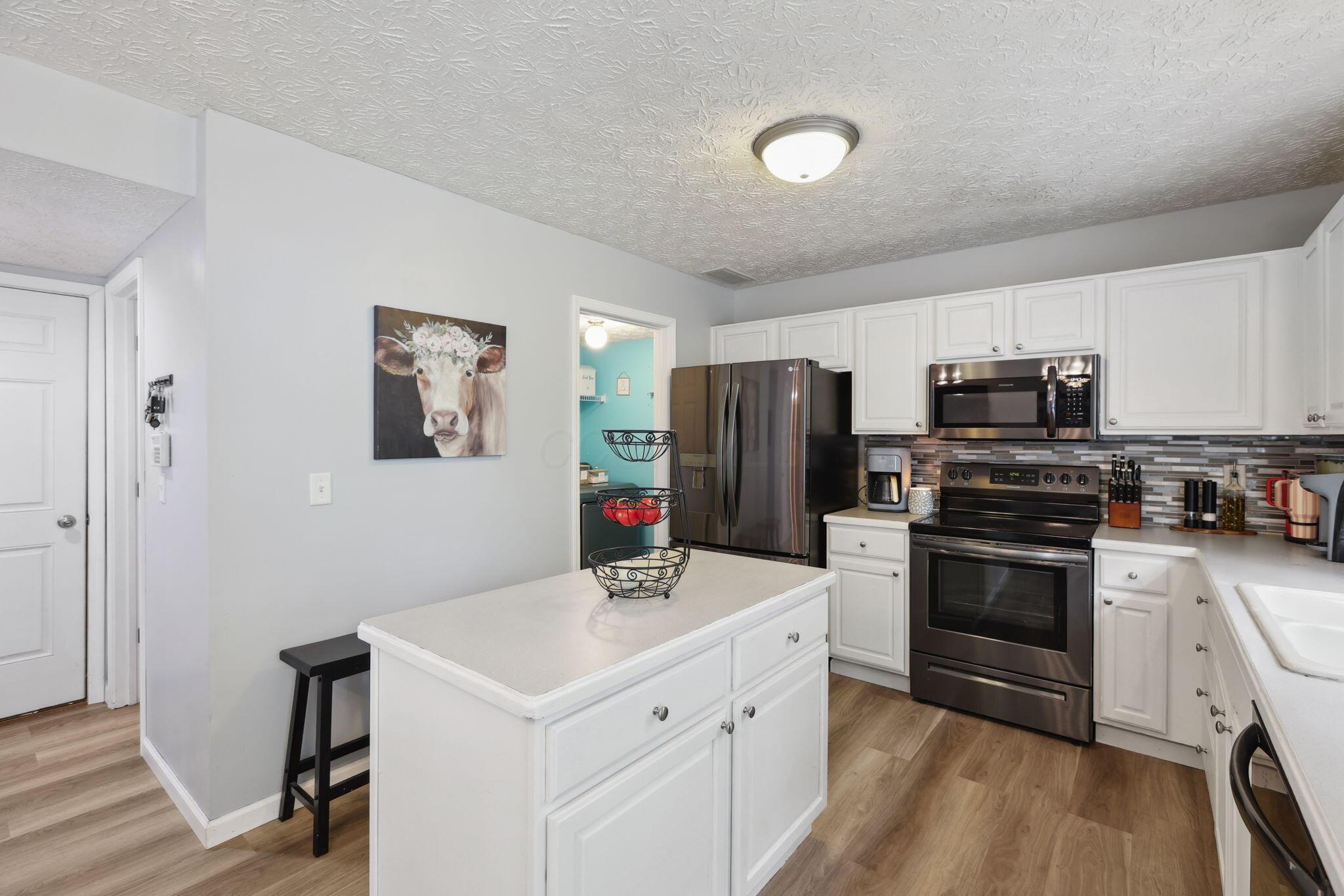 2093 Winding Hollow Drive, Grove City, Ohio image 16