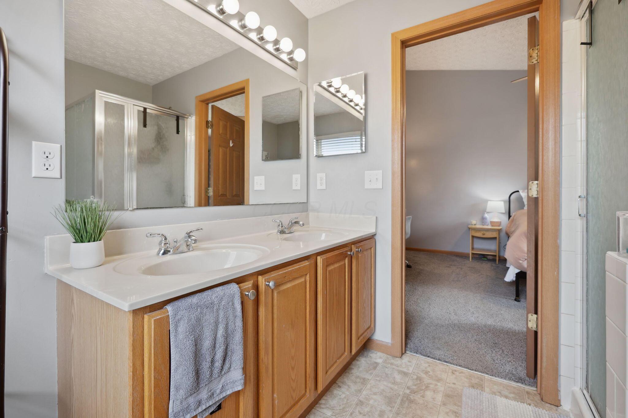 2093 Winding Hollow Drive, Grove City, Ohio image 32