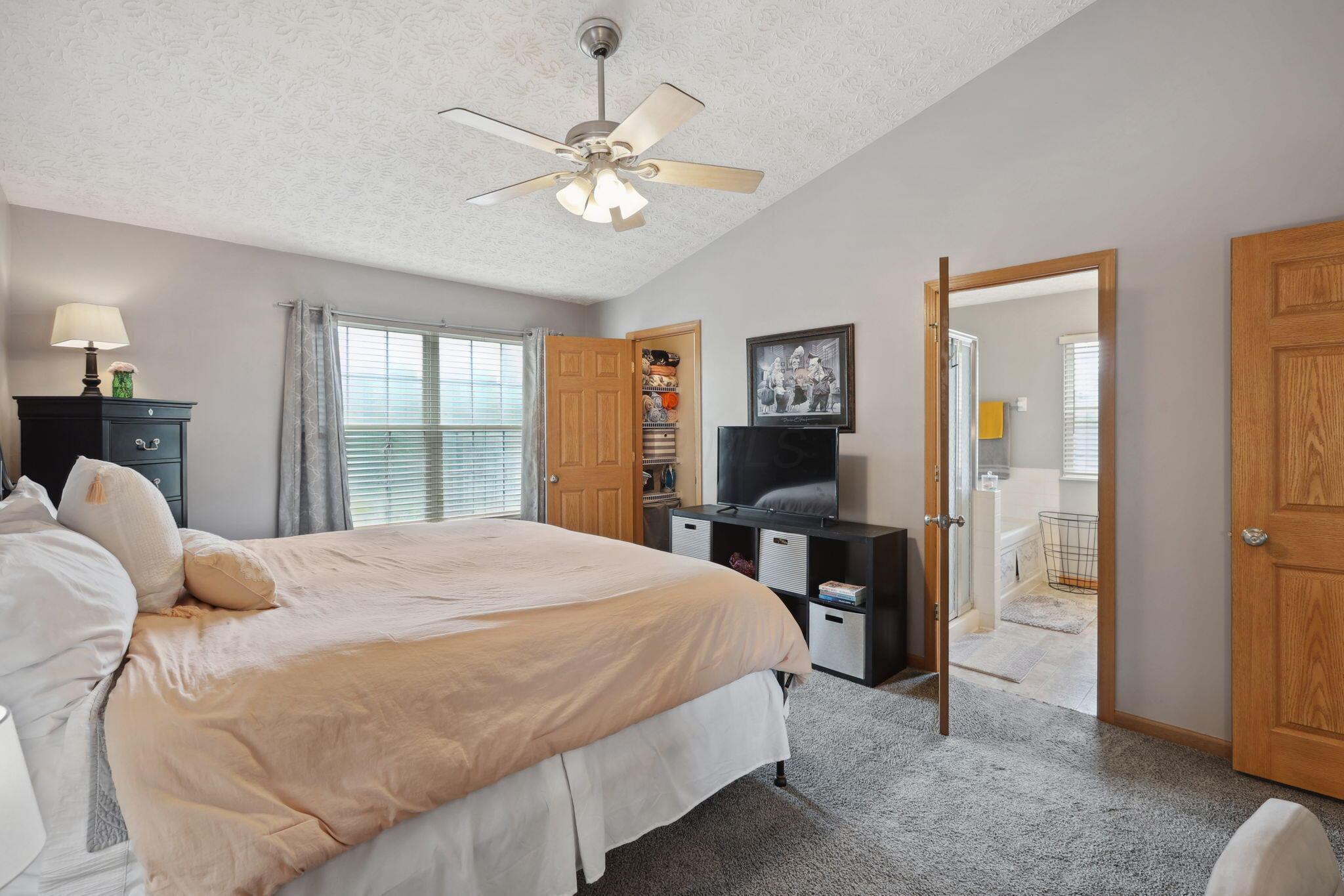 2093 Winding Hollow Drive, Grove City, Ohio image 27
