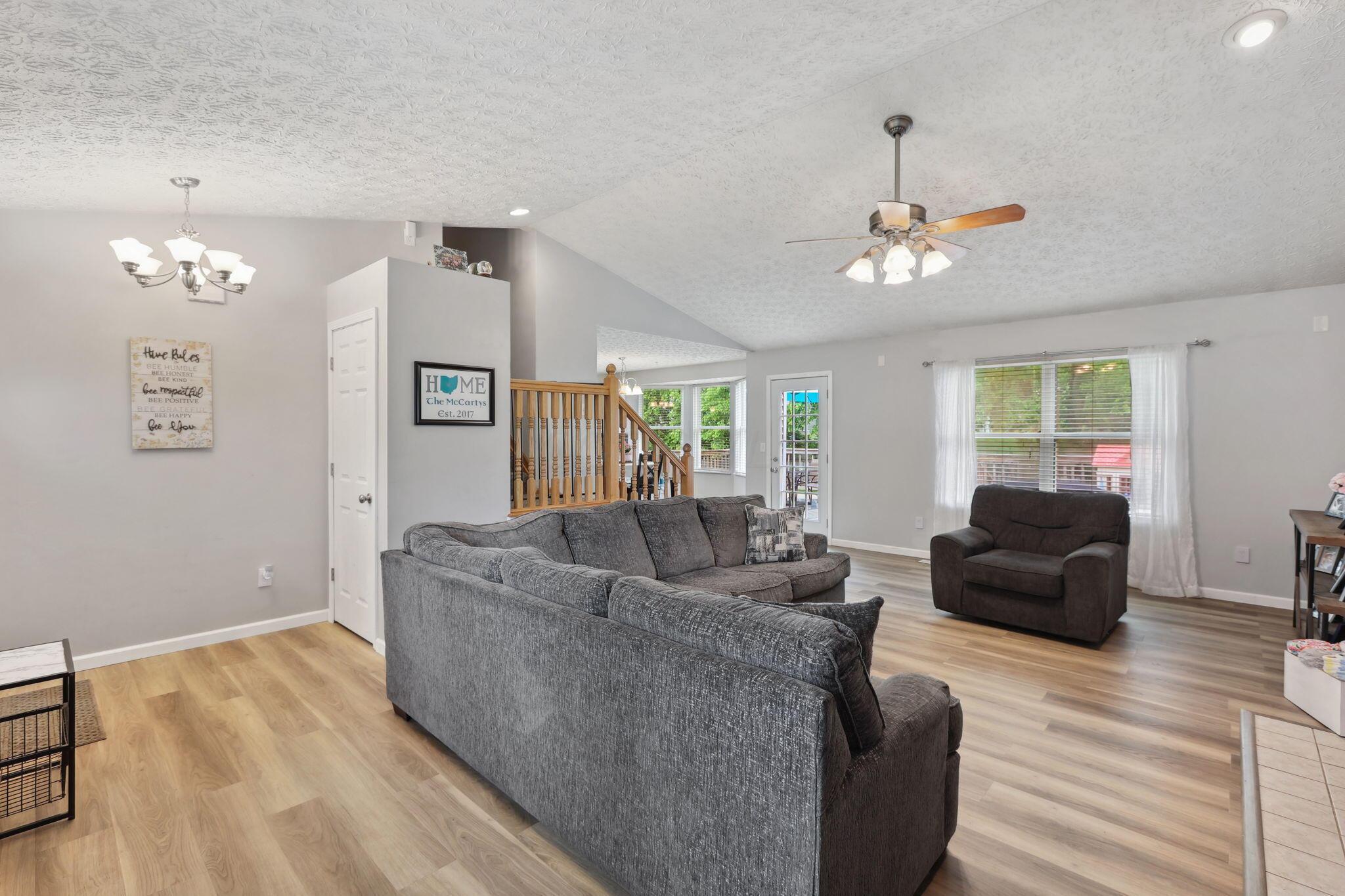 2093 Winding Hollow Drive, Grove City, Ohio image 7