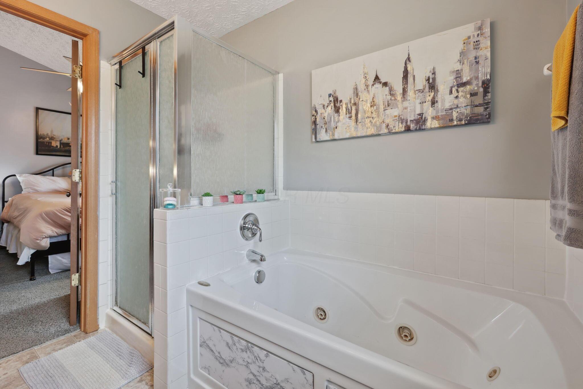 2093 Winding Hollow Drive, Grove City, Ohio image 31
