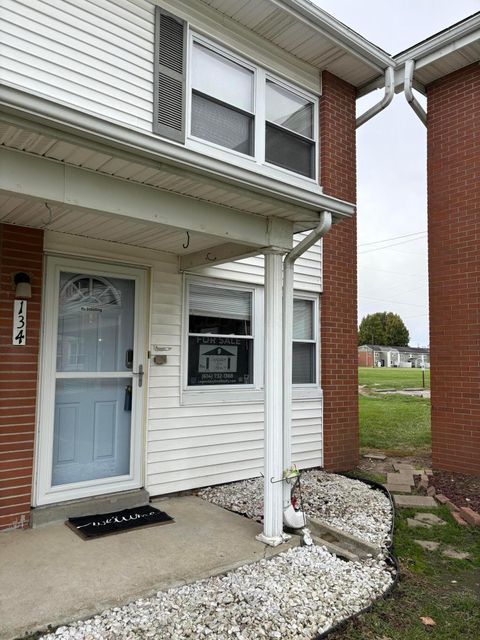 Photo of 134 Buckeye Circle, Columbus, OH 43217 (MLS # 225040594) Photo of 134 Buckeye Circle, Columbus, OH 43217 (MLS # 225040594)