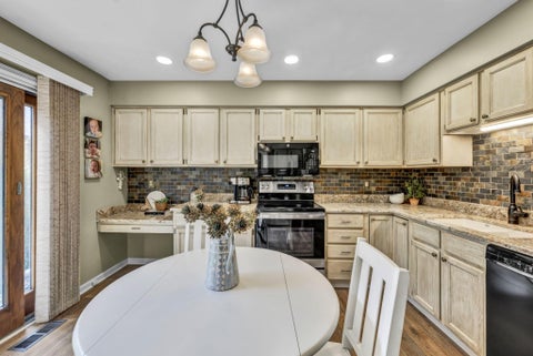 Tiny photo for 1114 Strathaven Drive N 5C #5C, Worthington, OH 43085 (MLS # 226033979)