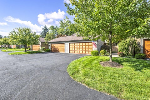 Tiny photo for 1114 Strathaven Drive N 5C #5C, Worthington, OH 43085 (MLS # 226033979)