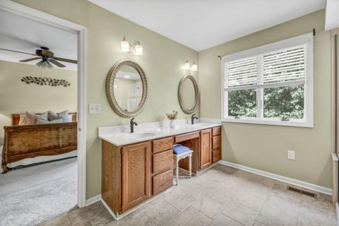 Tiny photo for 1114 Strathaven Drive N 5C #5C, Worthington, OH 43085 (MLS # 226033979)