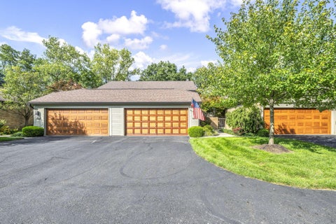 Photo of 1114 Strathaven Drive N 5C #5C, Worthington, OH 43085 (MLS # 226033979)