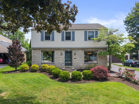 Photo of 2762 Tremont Road, Columbus, OH 43221 (MLS # 226017949)