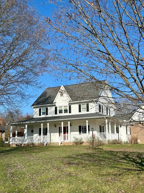 Photo of 42 Yaples Orchard Drive, Chillicothe, OH 45601 (MLS # 225044856)