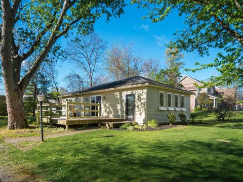 Photo of 139 W Hiawatha Drive, Powell, OH 43065 (MLS # 226013378)