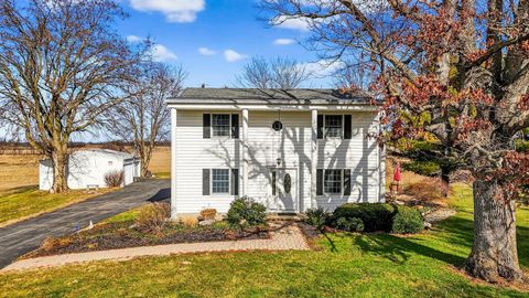 Photo of 19590 Florence Chapel Pike, Circleville, OH 43113 (MLS # 226000803)