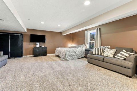 Tiny photo for 516 Greenwood Loop, Newark, OH 43055 (MLS # 226035602)