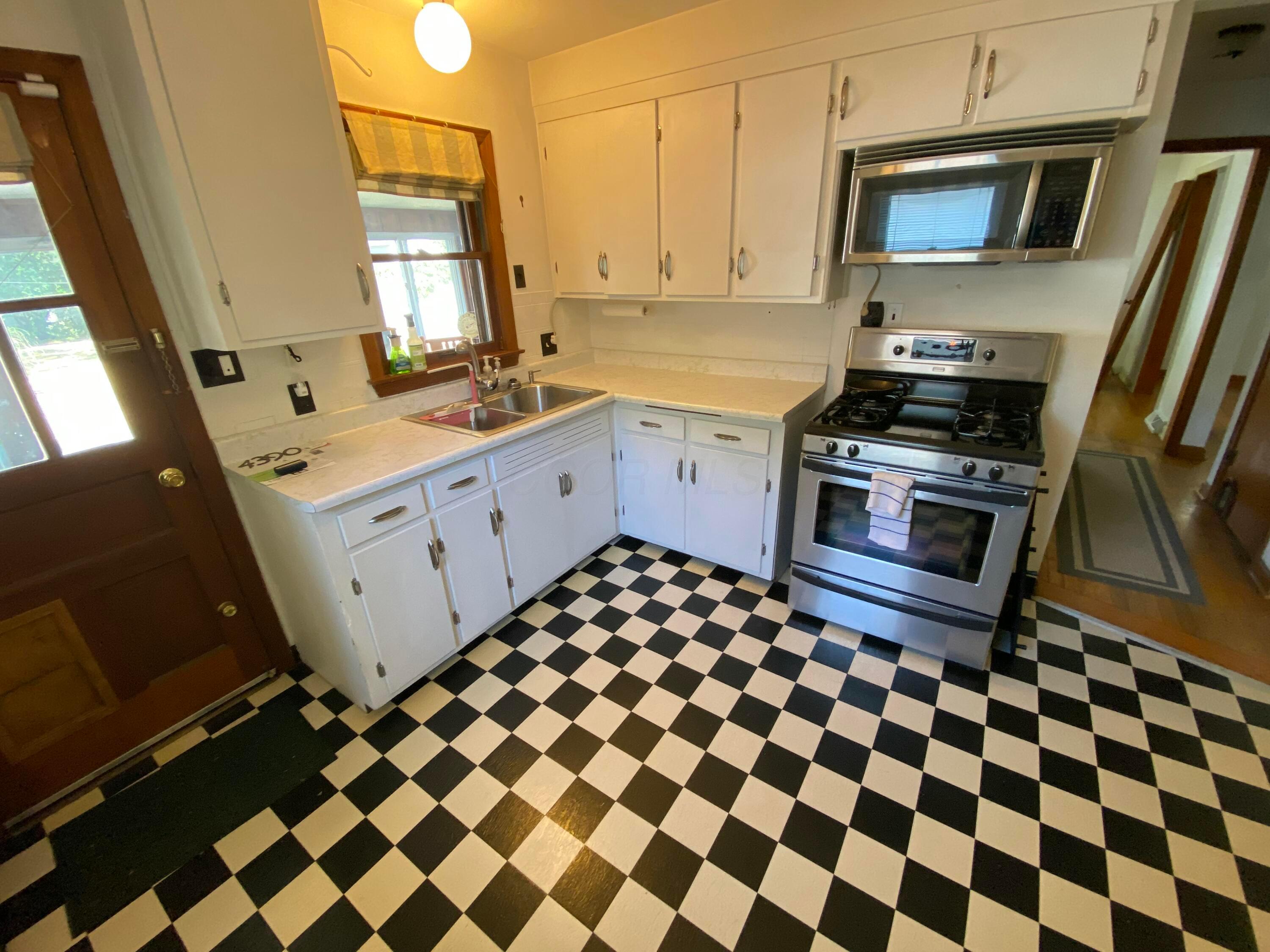 Columbus, Ohio 43214, United States, 3 Bedrooms Bedrooms, ,2 BathroomsBathrooms,Residential,Active,189373