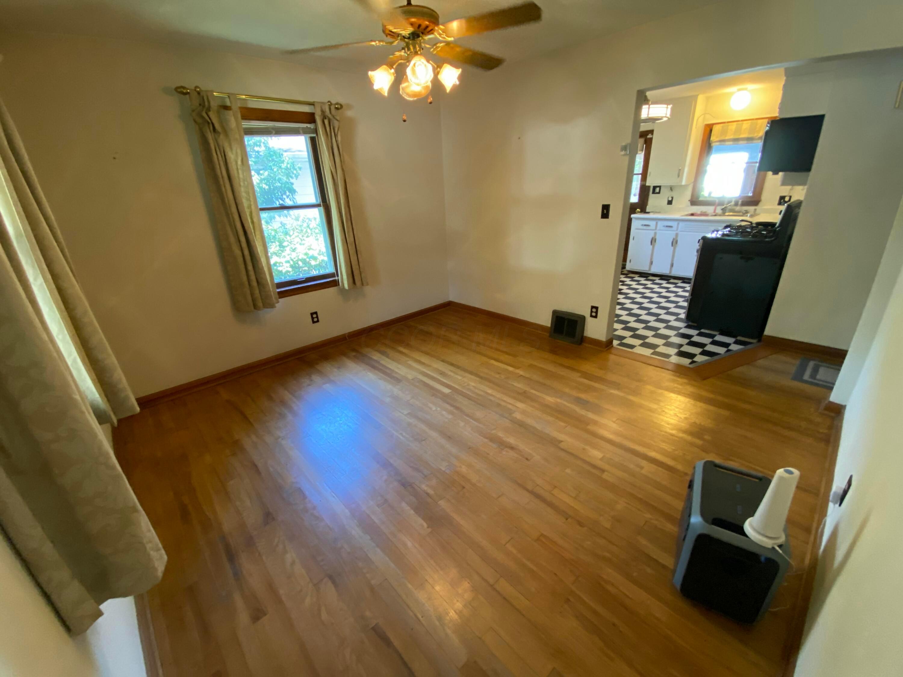 Columbus, Ohio 43214, United States, 3 Bedrooms Bedrooms, ,2 BathroomsBathrooms,Residential,Active,189373