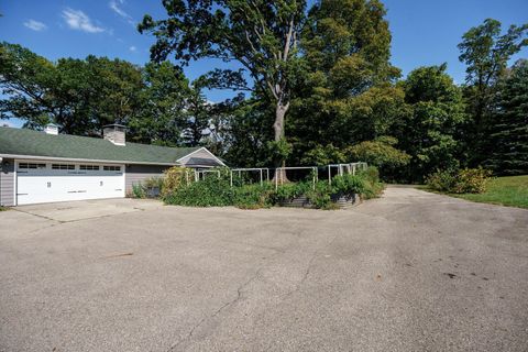 Tiny photo for 408 Tuttle Road, Springfield, OH 45503 (MLS # 225037695)