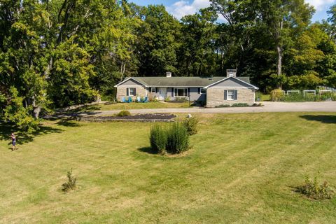 Tiny photo for 408 Tuttle Road, Springfield, OH 45503 (MLS # 225037695)