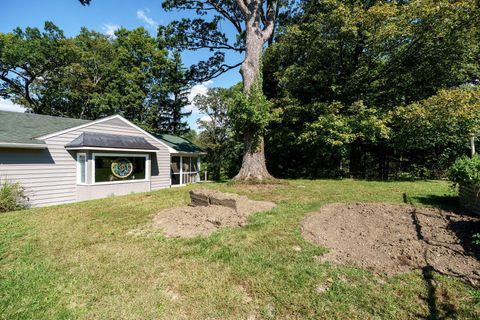 Tiny photo for 408 Tuttle Road, Springfield, OH 45503 (MLS # 225037695)