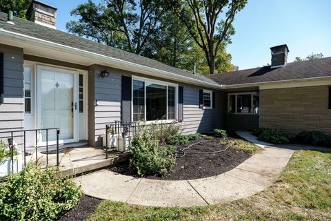 Tiny photo for 408 Tuttle Road, Springfield, OH 45503 (MLS # 225037695)