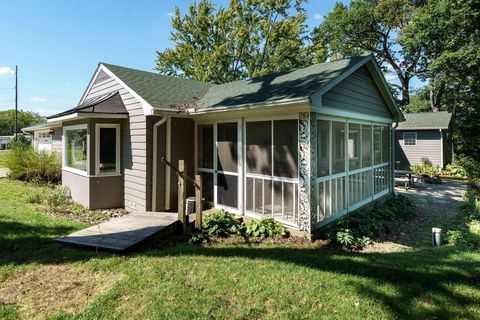 Tiny photo for 408 Tuttle Road, Springfield, OH 45503 (MLS # 225037695)