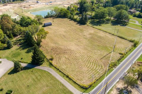 Tiny photo for 408 Tuttle Road, Springfield, OH 45503 (MLS # 225037695)