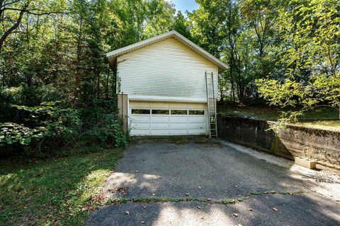 Tiny photo for 408 Tuttle Road, Springfield, OH 45503 (MLS # 225037695)