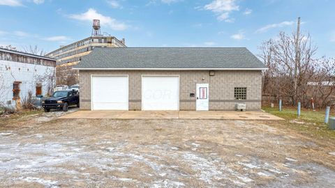 Photo of 24 Junction Street, Mansfield, OH 44902 (MLS # 225046173)